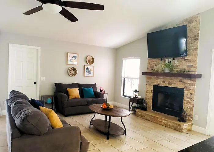 Hidden Gem Home In Sarasota, Utc Mall, Nathan Benderson Park, Siesta Key Beach