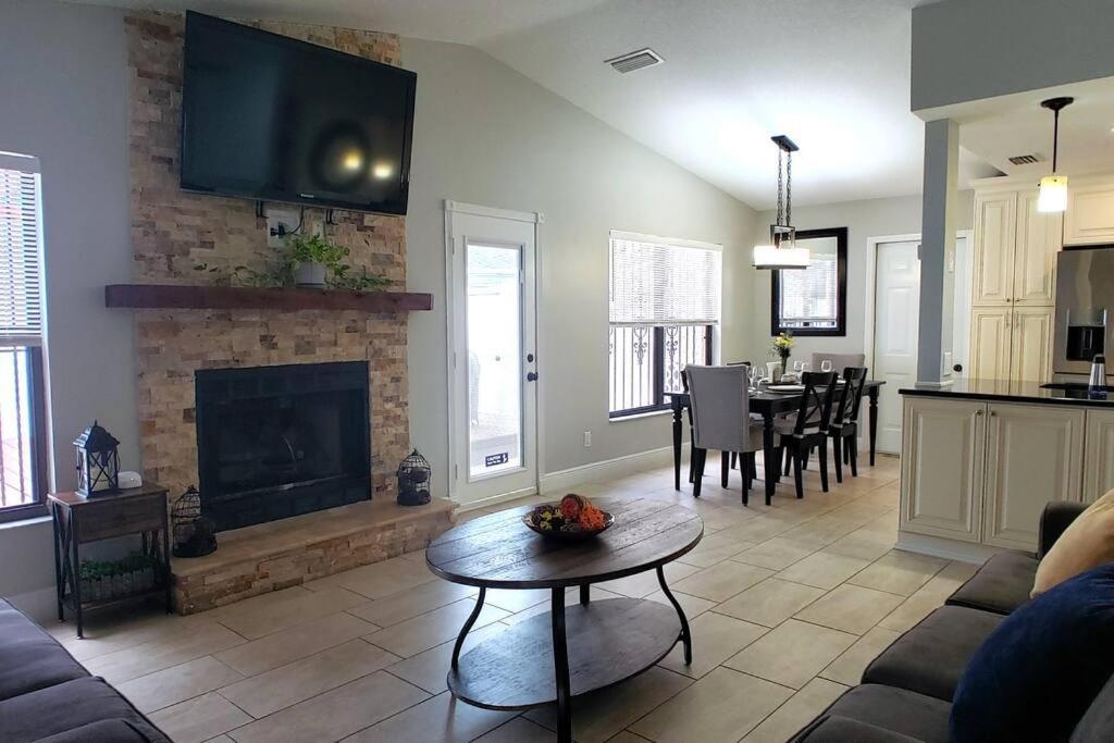 Hidden Gem In Sarasota, Utc Mall, Nathan Benderson Park, Siesta Key Holiday home Sarasota